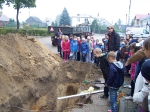 Uczniowie ZPPO w Broku na miejscu wykopalisk archeologicznych. _5